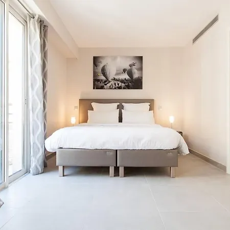 Apartment Carlton Area: New 2 Beds / 2 Baths