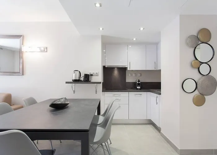 Apartman Carlton Area: New 2 Beds / 2 Baths *