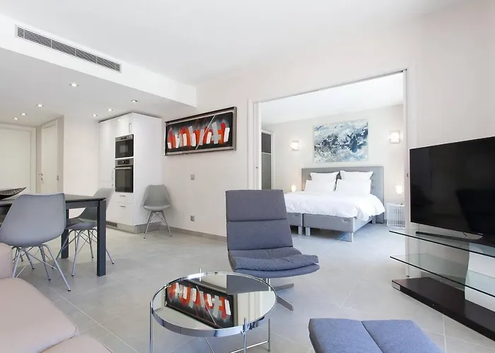 Carlton Area: New 2 Beds / 2 Baths Cannes
