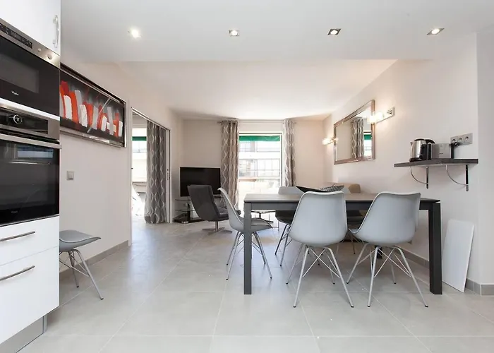 Daire Carlton Area: New 2 Beds / 2 Baths Cannes