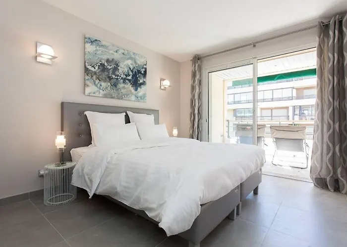 Daire Carlton Area: New 2 Beds / 2 Baths Cannes