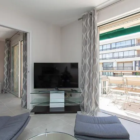 Carlton Area: New 2 Beds / 2 Baths *